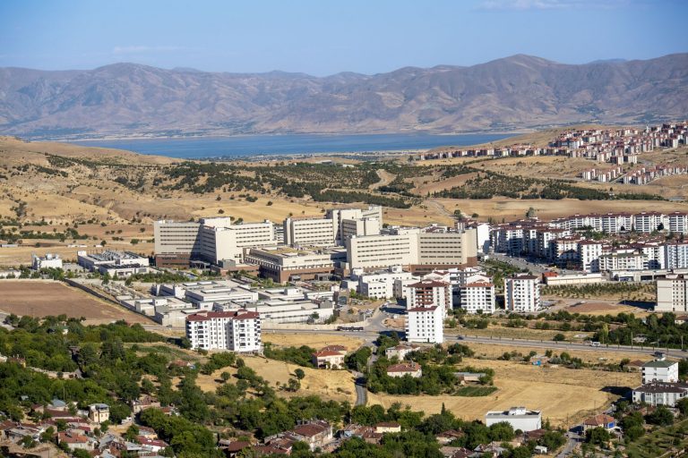 Stunning aerial photograph capturing the expansive cityscape of Elâzığ, Türkiye, with distant mountains. — Jouer sur Casino 7
